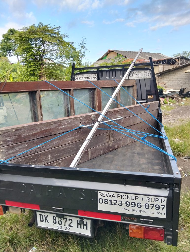 Sewa pickup untuk angkut daun pintu kayu bekas villa Denpasar - Tabanan